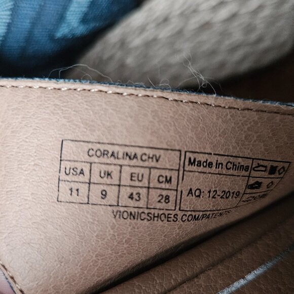 Vionic Coralina Slingback Wedge in Navy - Picture 3 of 6